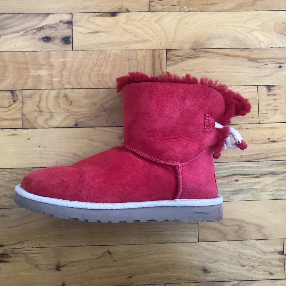 Uggs - image 1